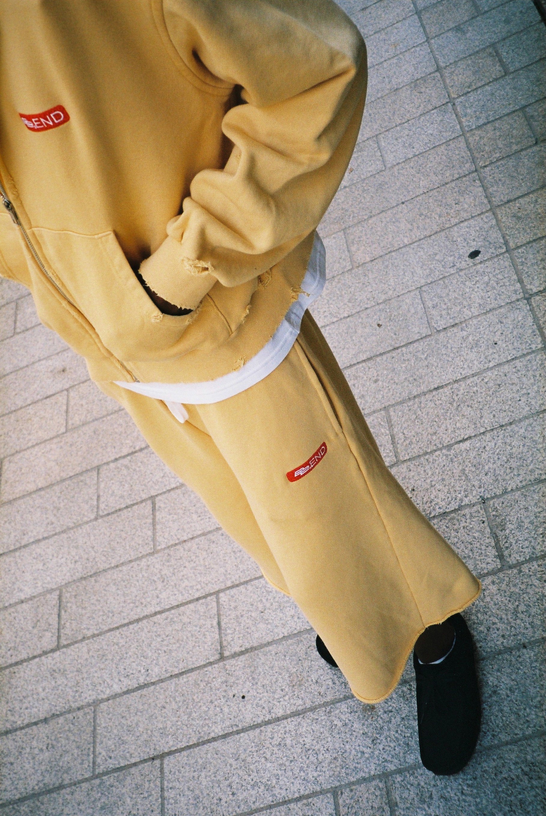 BORN BY END Oversized Crop Zip Up Yellow 