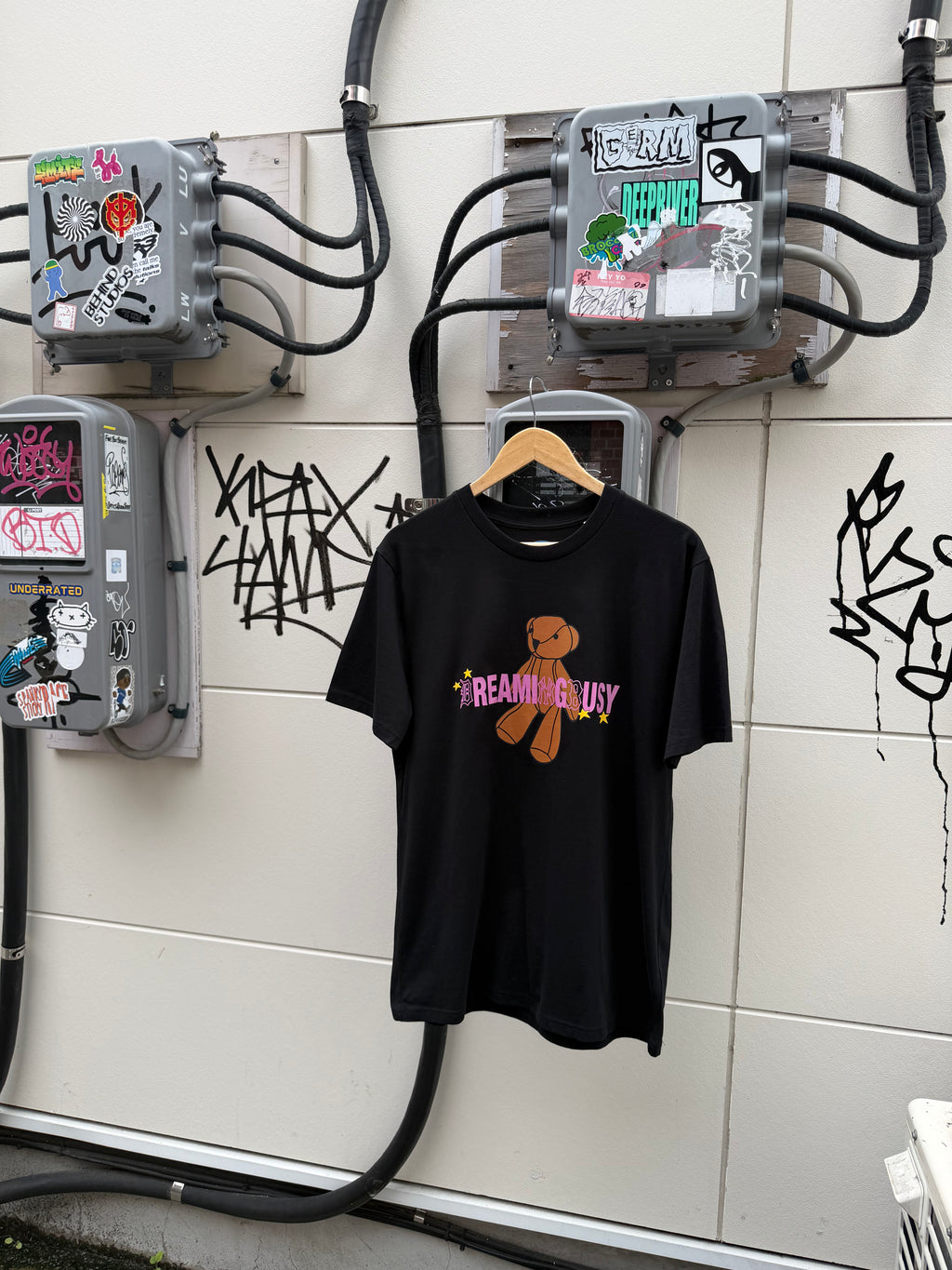 DREAMINGBUSY Teddy T-Shirt Black