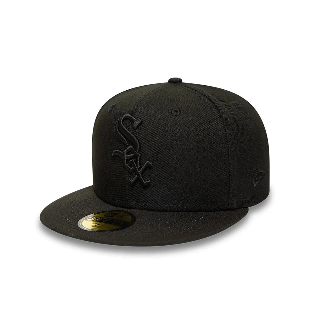 NEW ERA Chicago White Sox MLB Black on Black 59FIFTY Fitted Cap