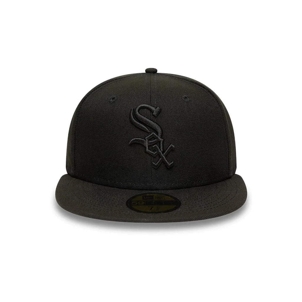 NEW ERA Chicago White Sox MLB Black on Black 59FIFTY Fitted Cap