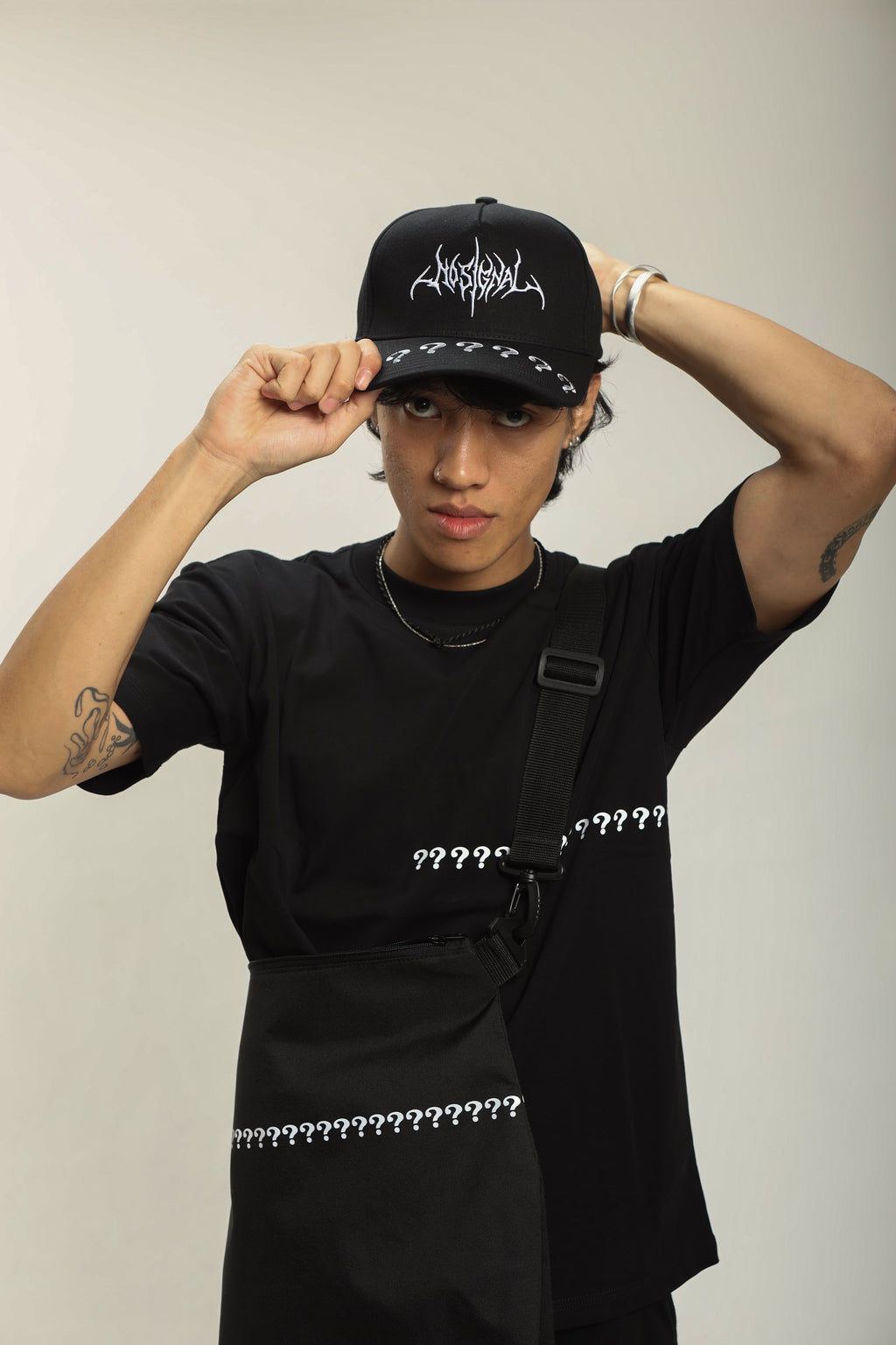 NO SIGNAL ? Goth Cap Black