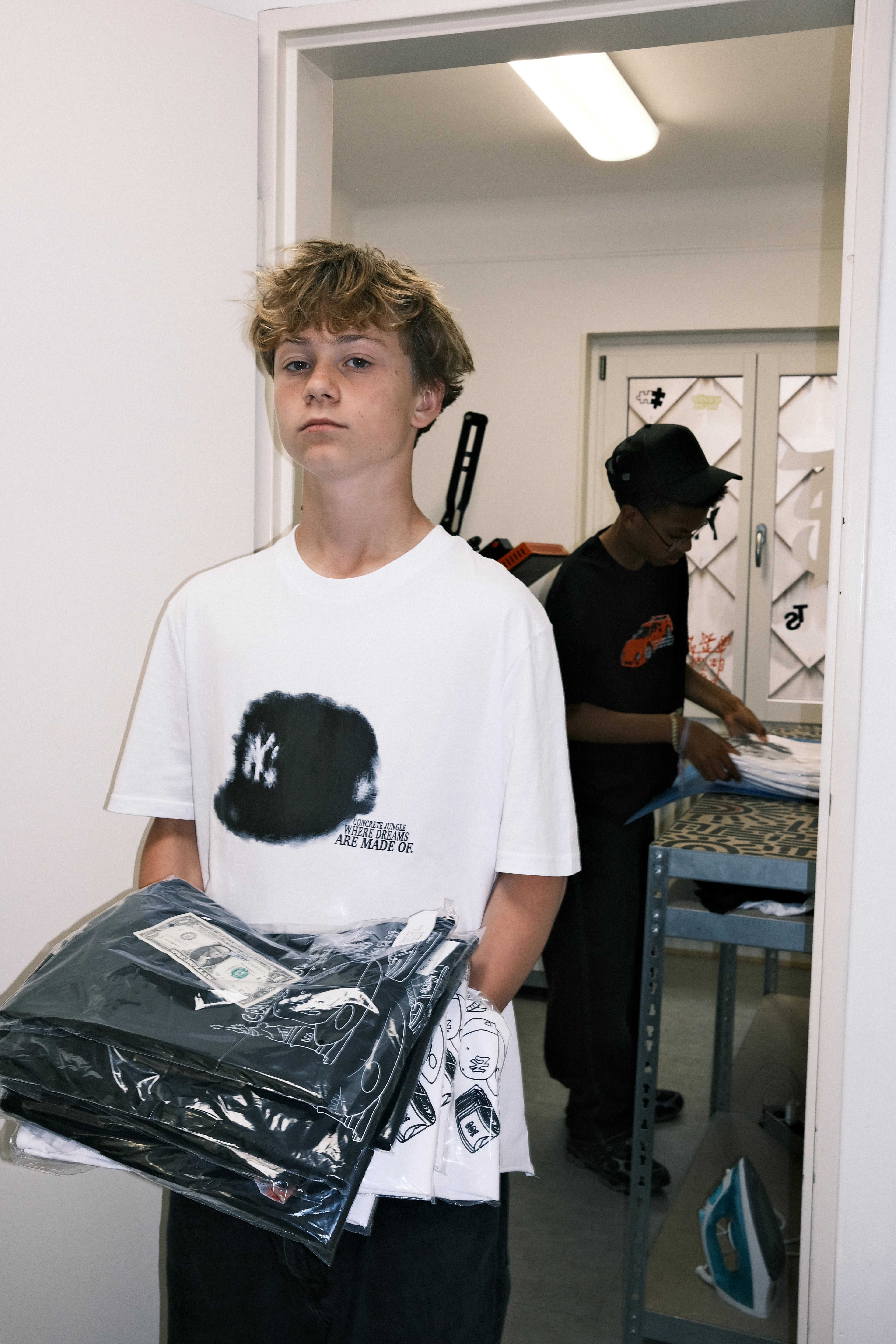 DREAMINGBUSY Painted Yankee Cap T-Shirt White