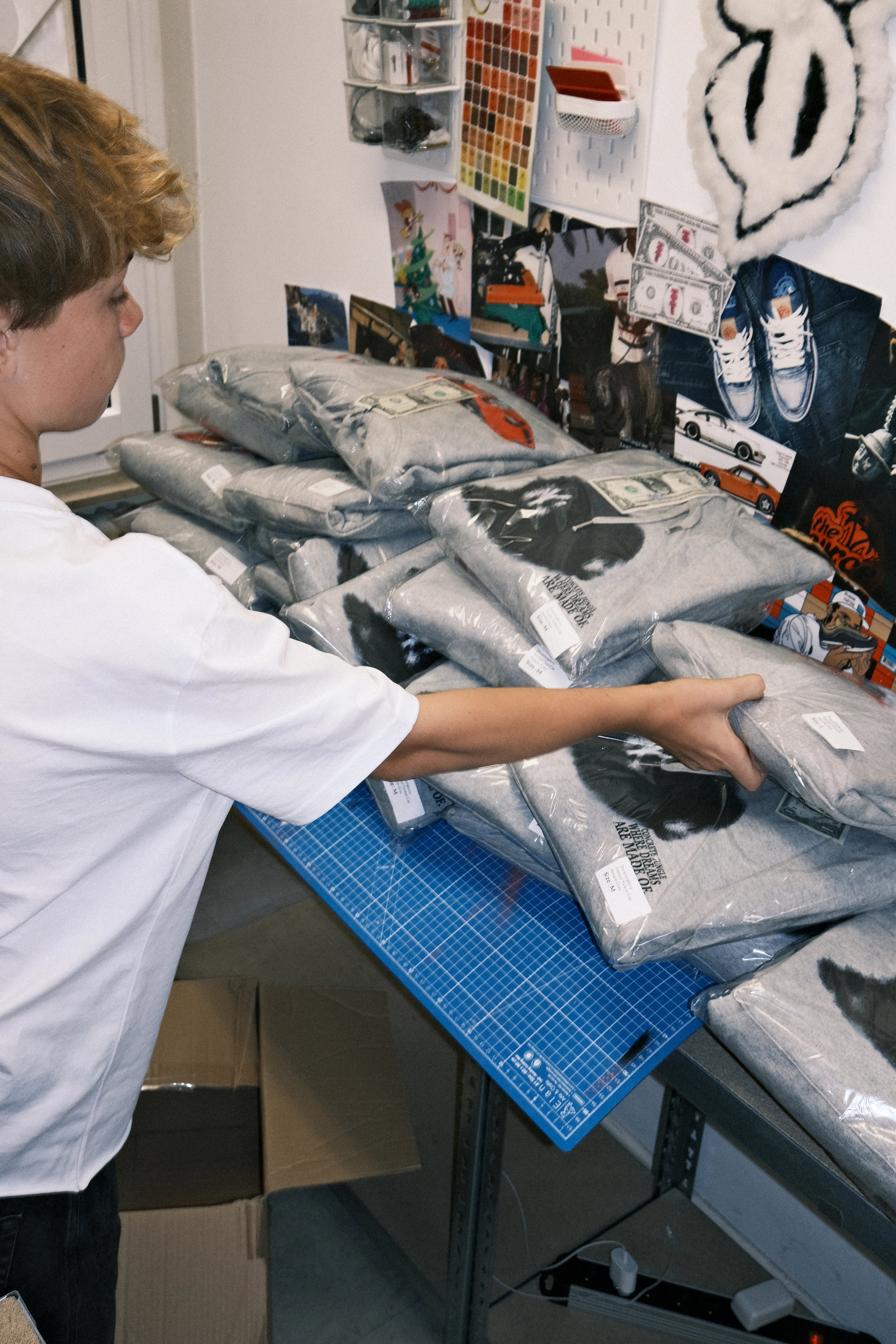 DREAMINGBUSY Painted Fast Car Hoodie Grey