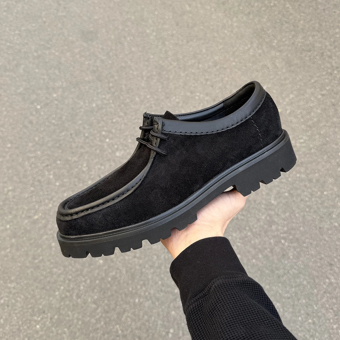 CLARKS Cleyhill Seam Black Suede