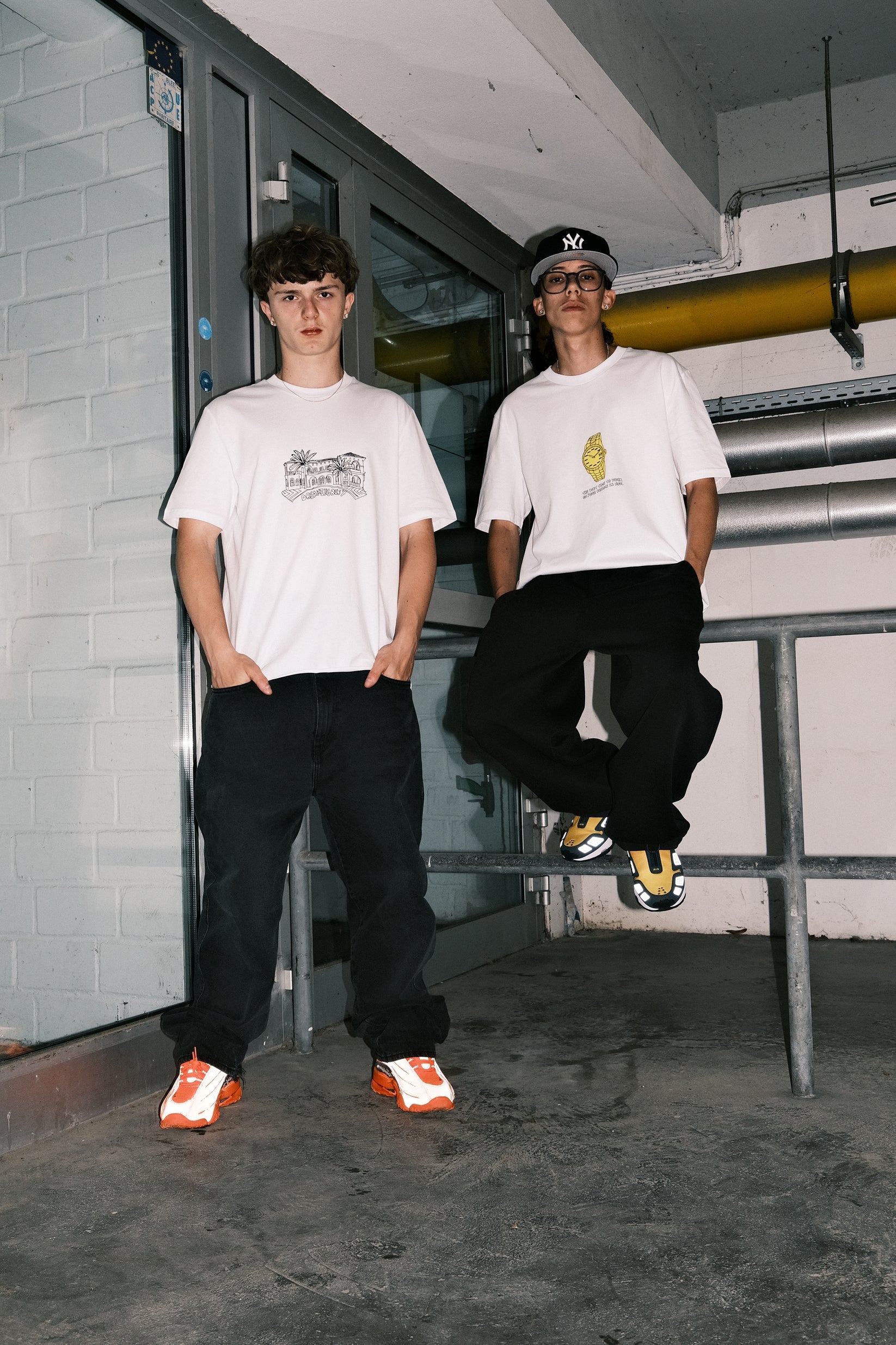 DREAMINGBUSY Dream Mansion Sketch T-Shirt White