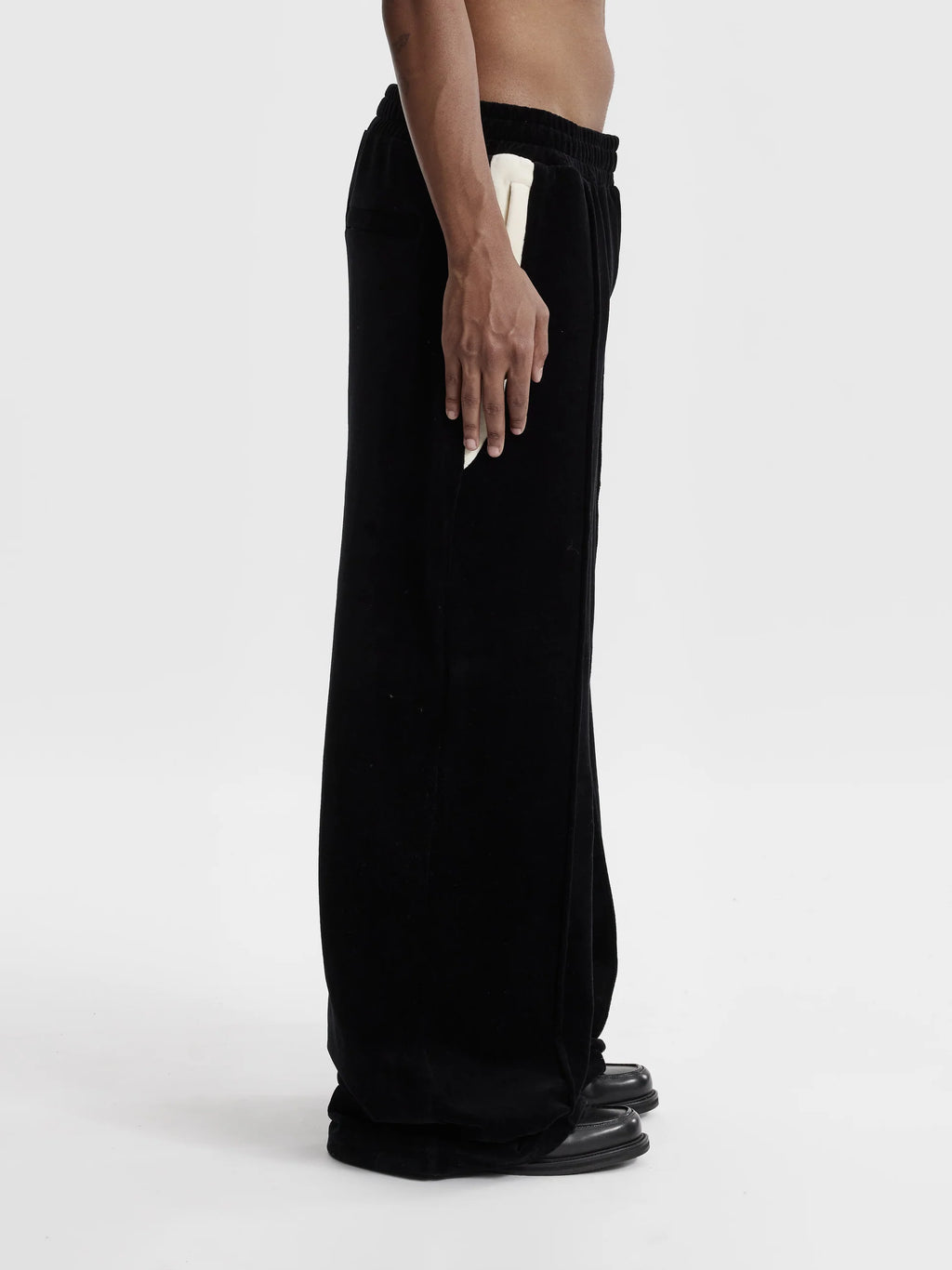 MOONLIGHT MANSION Ocobhrk Velvet Pants Black
