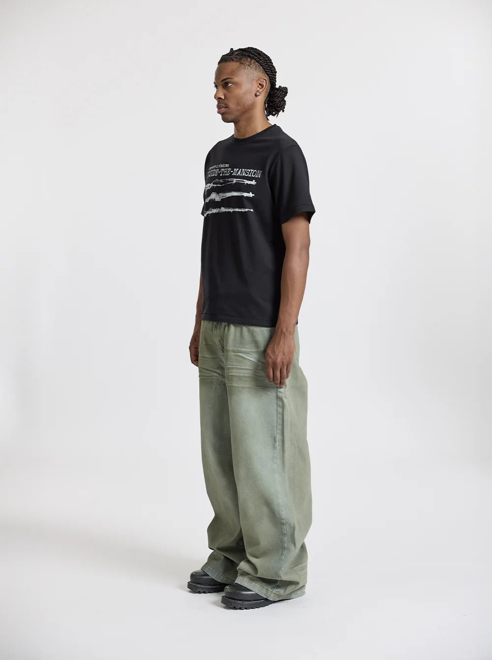 MOONLIGHT MANSION Rifle T-Shirt Black