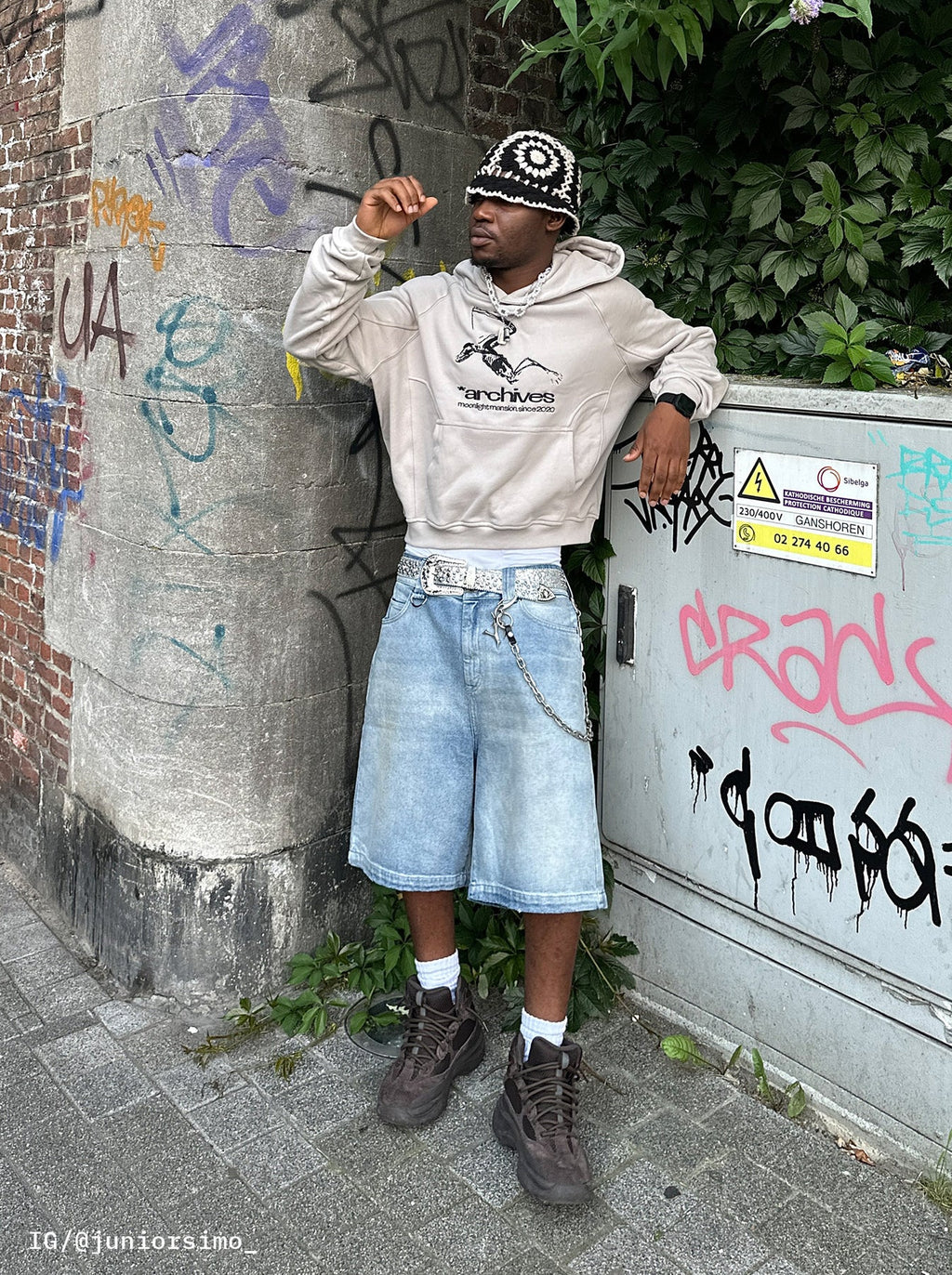 MOONLIGHT MANSION Silhouette Jorts Faded Blue