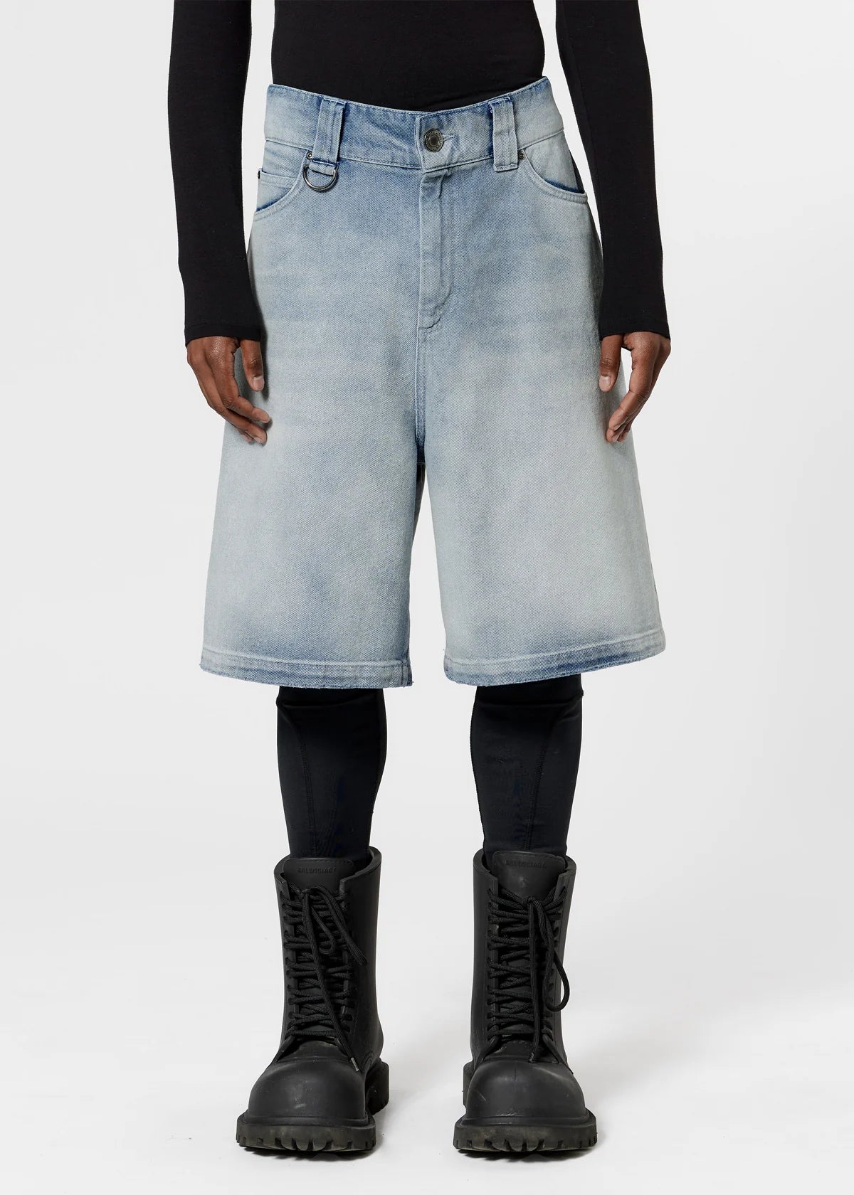 MOONLIGHT MANSION Silhouette Jorts Faded Blue