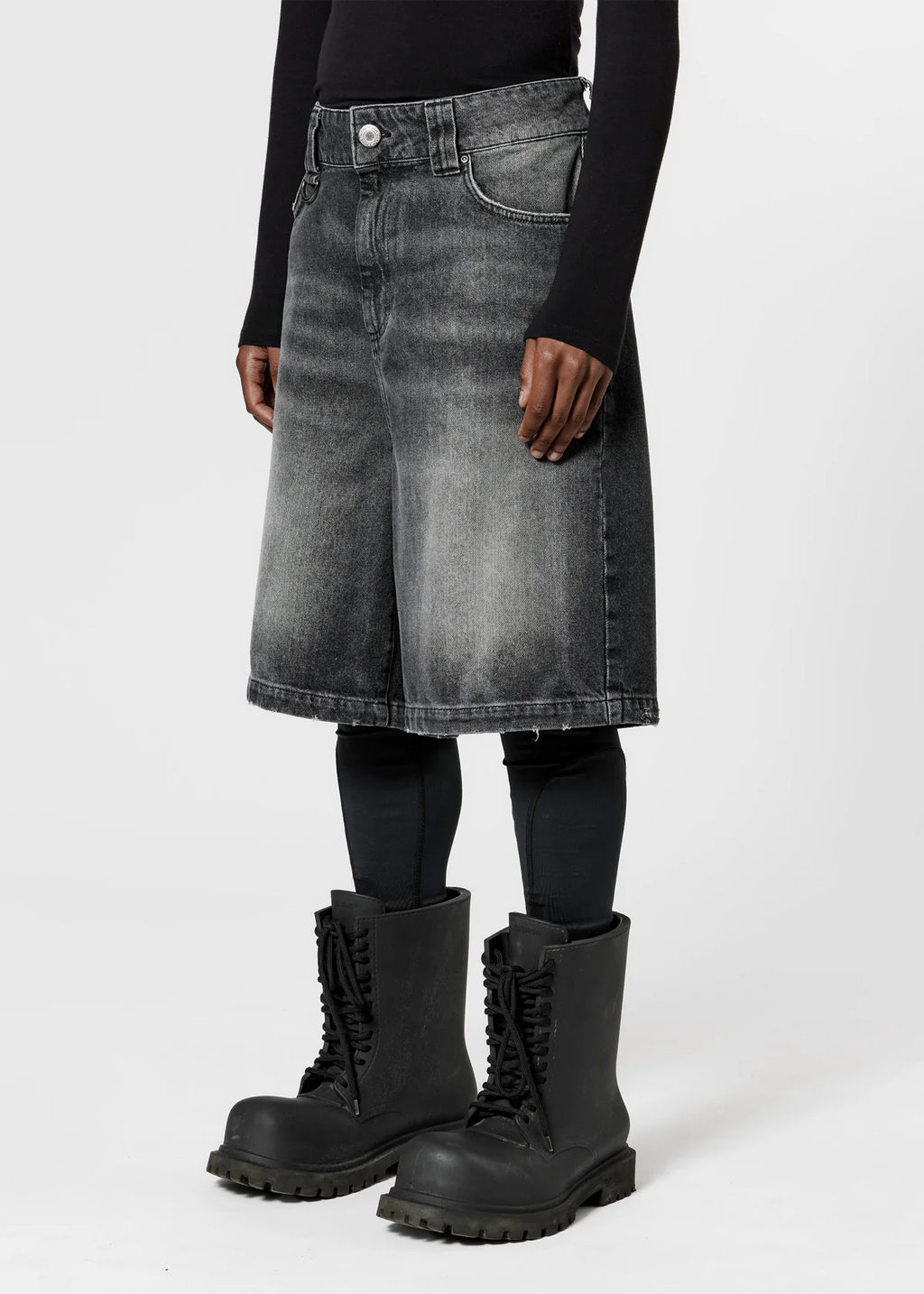 MOONLIGHT MANSION Silhouette Jorts Stone Grey