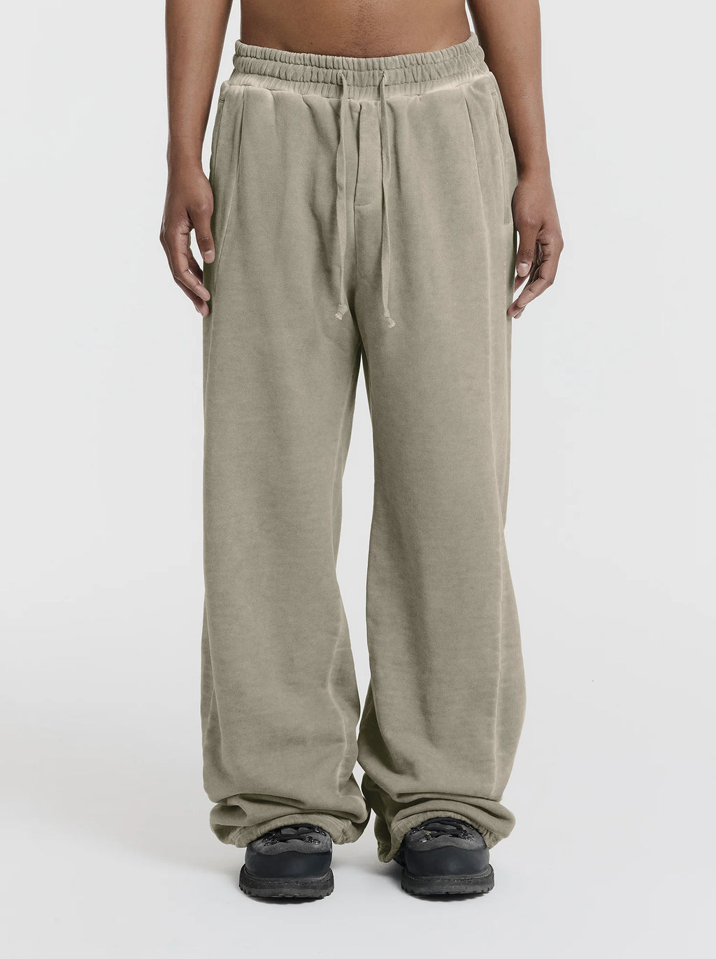 MOONLIGHT MANSION Washed Line Sweatpants Desert Yellow