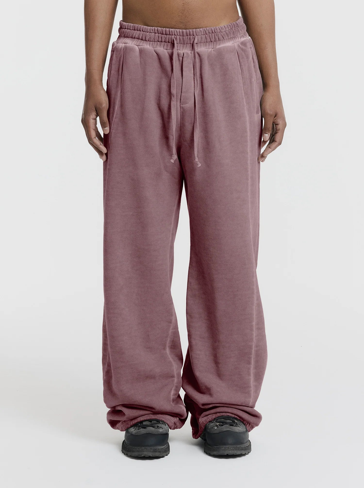 MOONLIGHT MANSION Washed Line Sweatpants Royal Red