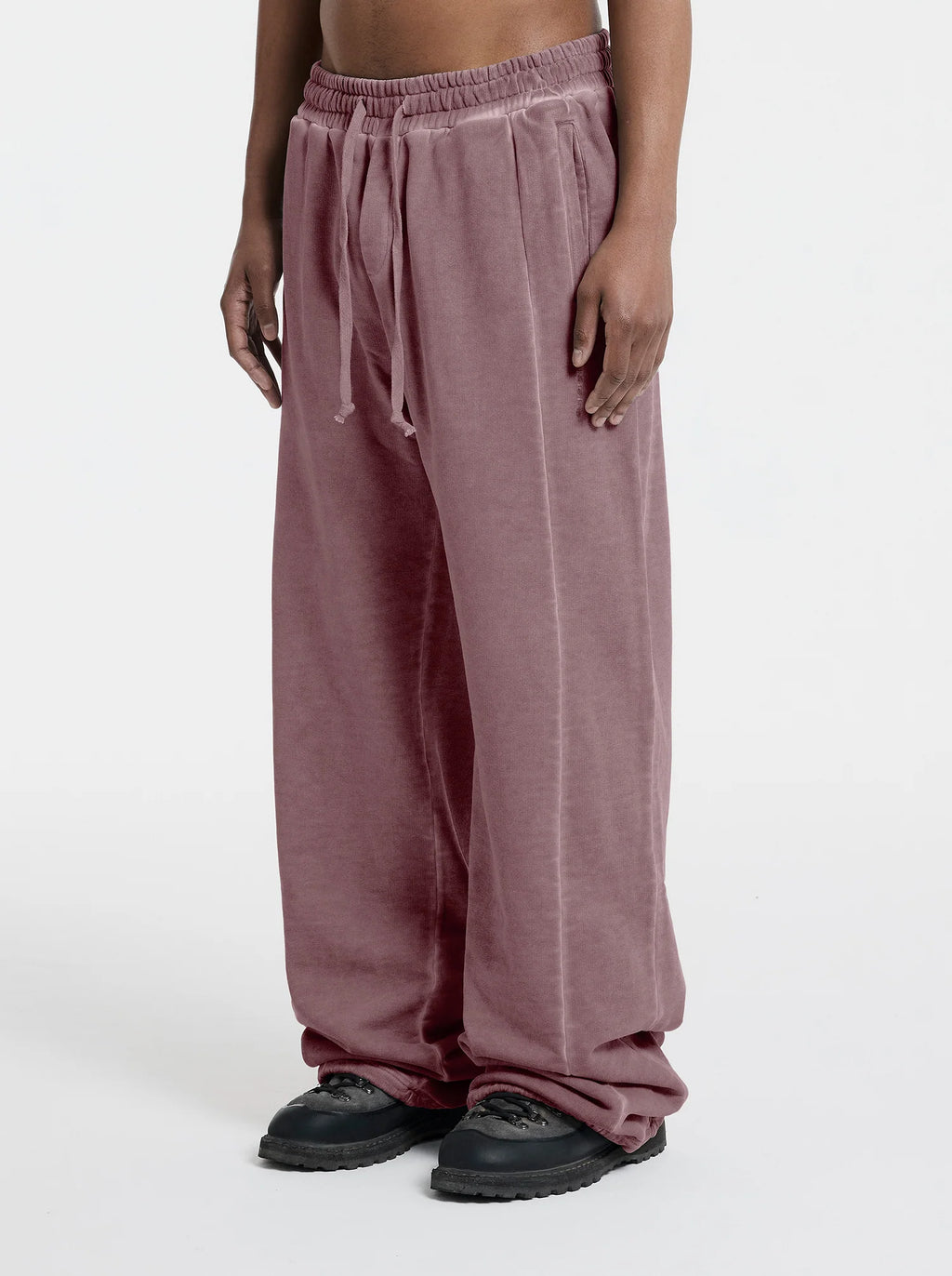 MOONLIGHT MANSION Washed Line Sweatpants Royal Red