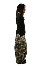 VEREYA Camo Textured Balloon Pants
