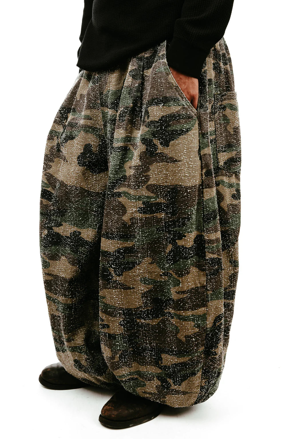 VEREYA Camo Textured Balloon Pants