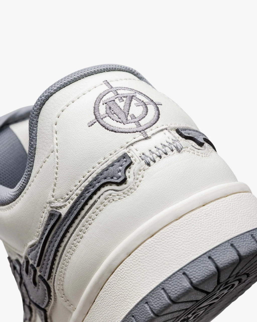 VICINITY Akimbo Lows Iron Gray