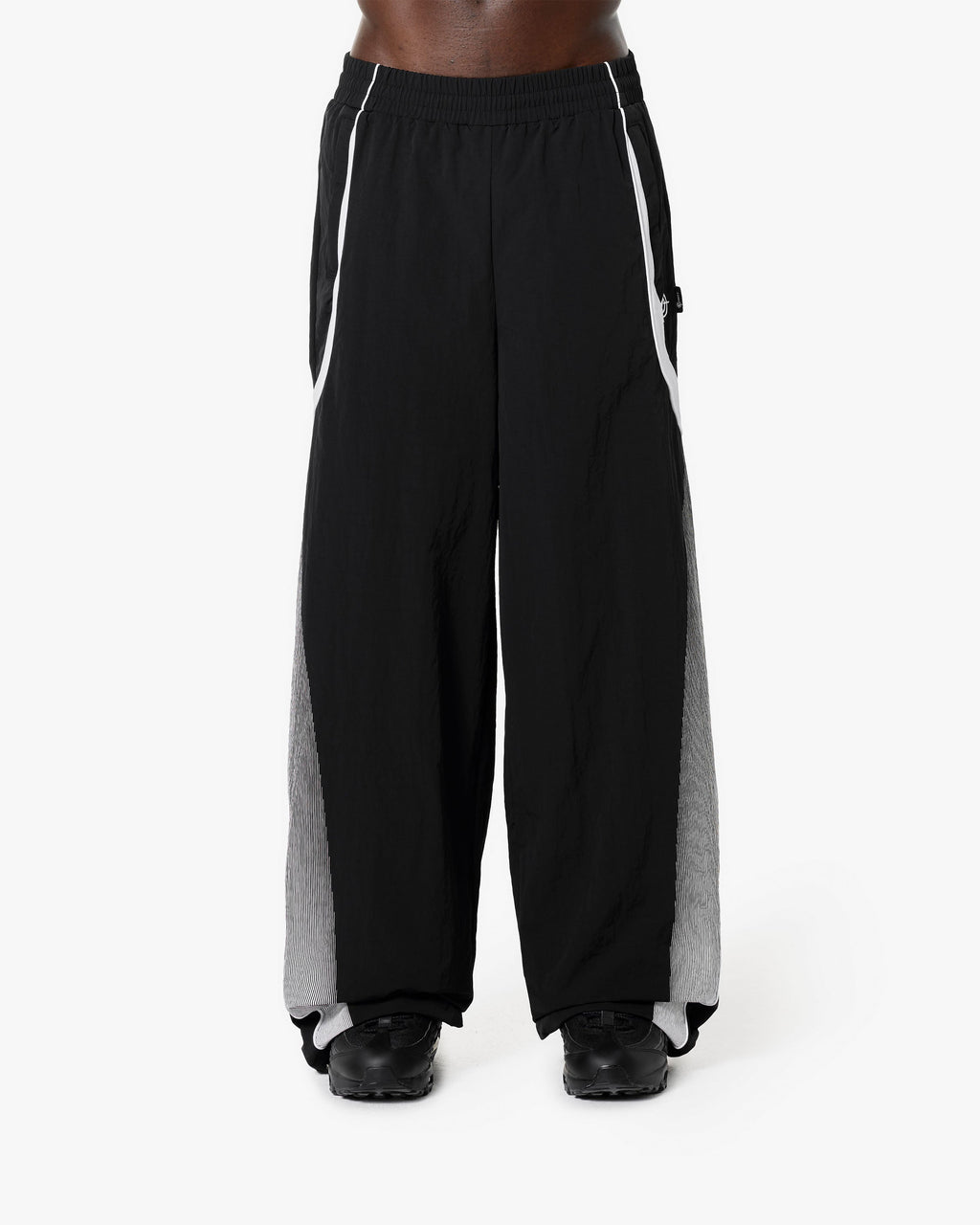 VICINITY Track Pants V4 Black