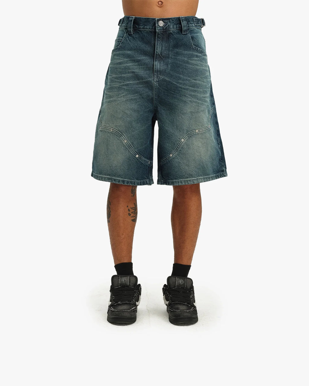 VICINITY Wild South Denim Jorts Lake